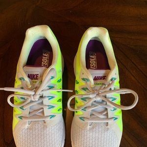 Women’s Nike tennie shoes, like new